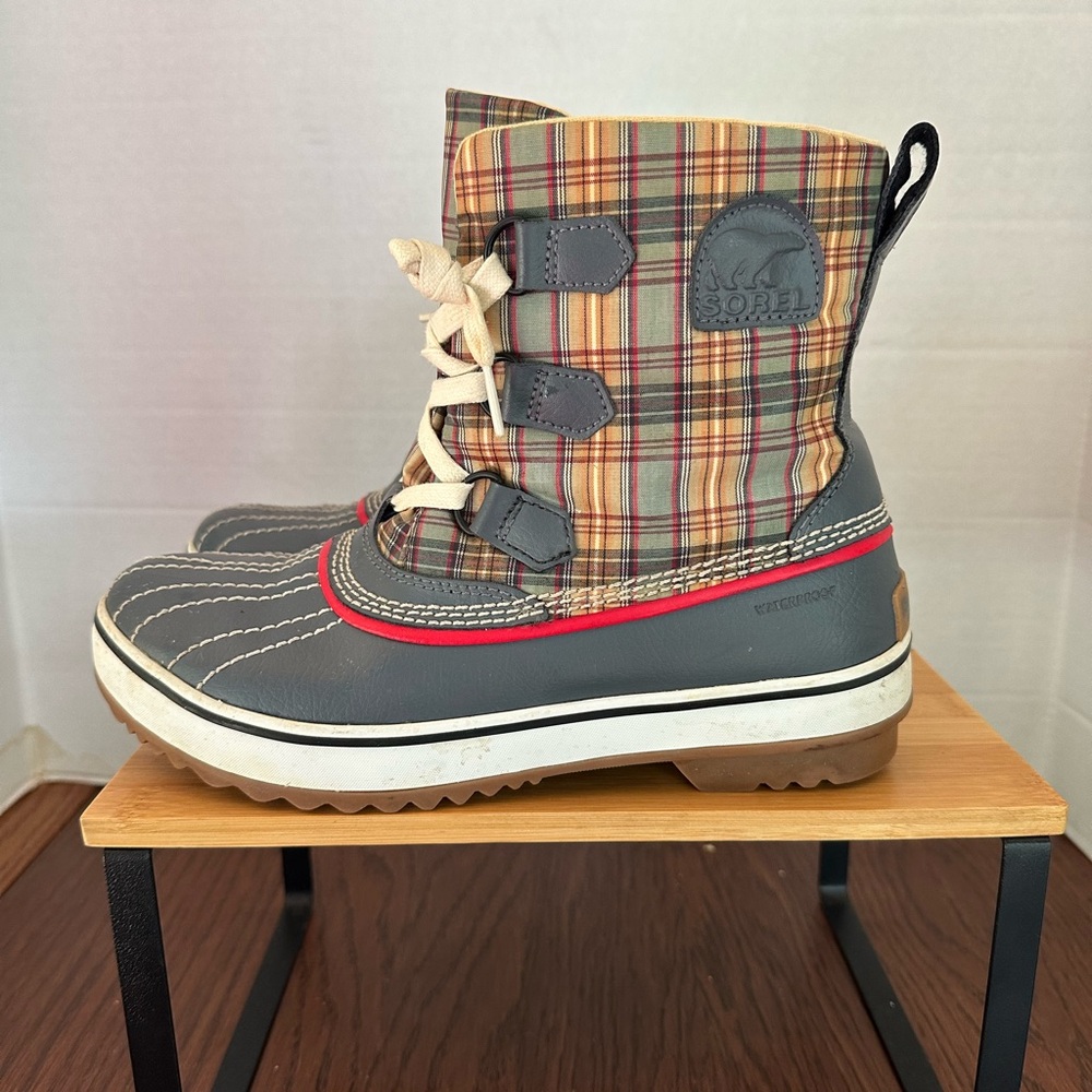 Sorel Women's Gray Plaid Waterproof Lace-Up Winter Boot with Red Trim